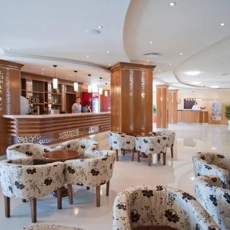 Oasis Del Mare Front 4* 洛泽内茨