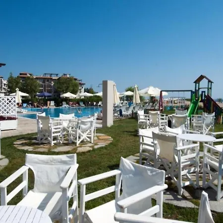 Курортный комплекс Oasis Del Mare Front Лозенец