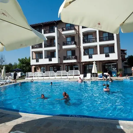 Курортный комплекс Oasis Del Mare Front 4*