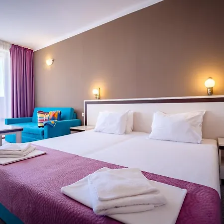 Курортный комплекс Oasis Del Mare Front